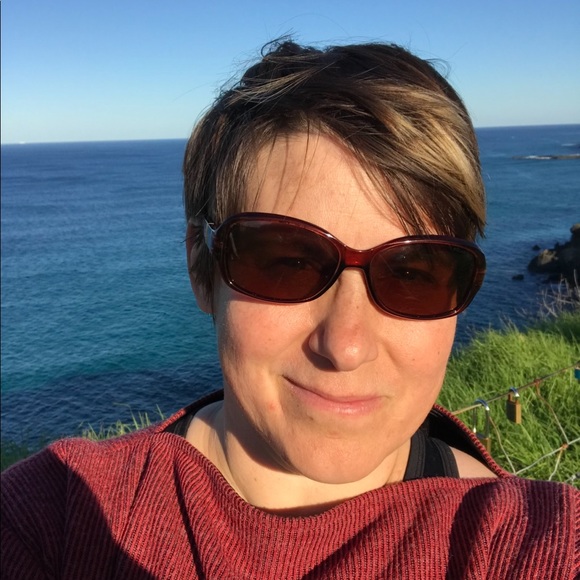 Meet your Posher, Conni - Picture 3 of 3